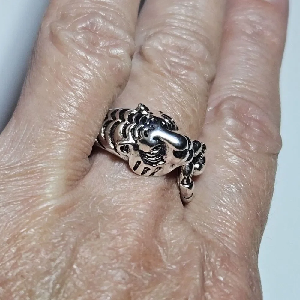Silver Tone Tiger Head Curled Tail Adjustable Ring